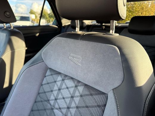 Volkswagen T-Roc 1.5 TSI R-Line | Led | 18 inch | Keyless | 150Pk | Automaat | App Connect | ActivLease financial lease