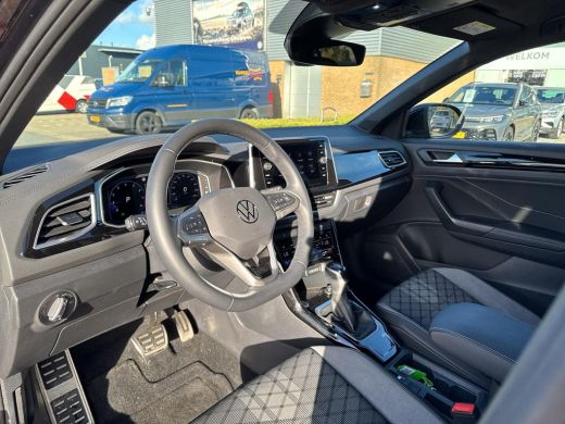 Volkswagen T-Roc 1.5 TSI R-Line | Led | 18 inch | Keyless | 150Pk | Automaat | App Connect | ActivLease financial lease
