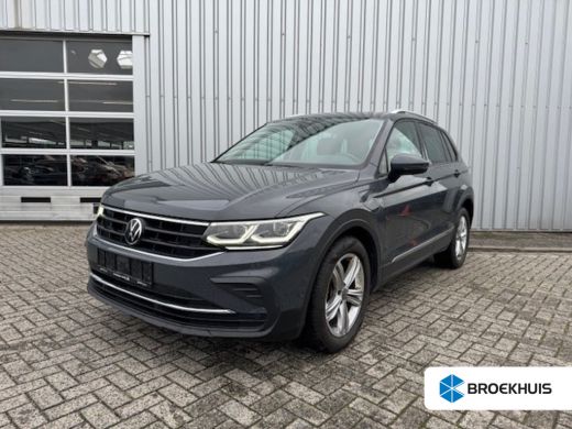 Volkswagen Tiguan 1.4 TSI eHybrid Business Plus l Elektr. Trekhaak l Matrix LED l Elektr. Kofferbak l Stoel en stuu... Volkswagen Tiguan 1.4 TSI eHybrid Business Plus l Elektr. Trekhaak l Matrix LED l Elektr. Kofferbak l Stoel en stuu...