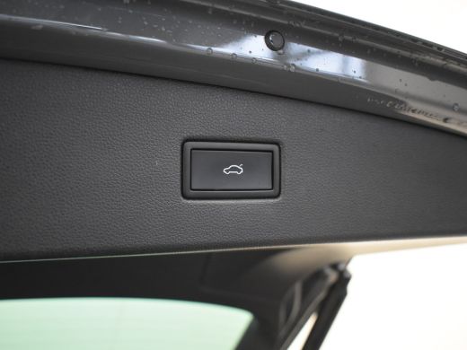 Volkswagen Tiguan 1.4 TSI eHybrid Business Plus l Elektr. Trekhaak l Matrix LED l Elektr. Kofferbak l Stoel en stuu... ActivLease financial lease