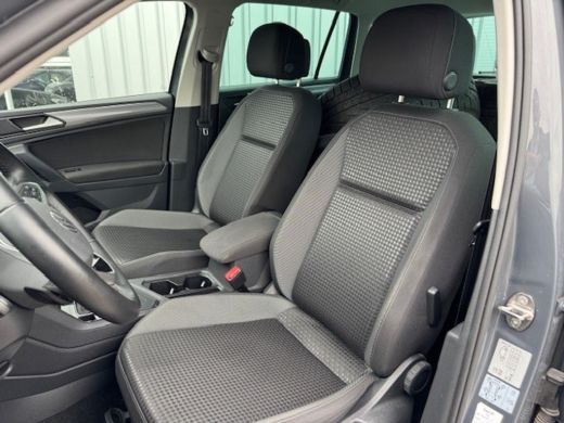 Volkswagen Tiguan 1.4 TSI eHybrid Business Plus l Elektr. Trekhaak l Matrix LED l Elektr. Kofferbak l Stoel en stuu... ActivLease financial lease