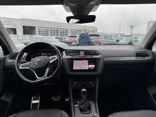 Volkswagen Tiguan 1.4 TSI eHybrid Business Plus l Elektr. Trekhaak l Matrix LED l Elektr. Kofferbak l Stoel en stuu... ActivLease financial lease