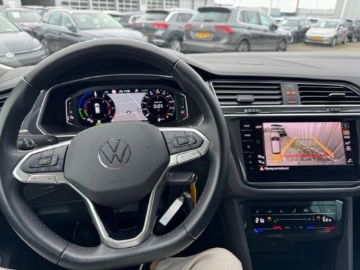 Volkswagen Tiguan 1.4 TSI eHybrid Business Plus l Elektr. Trekhaak l Matrix LED l Elektr. Kofferbak l Stoel en stuu... ActivLease financial lease