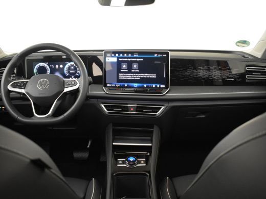 Volkswagen Tiguan 1.5 eHybrid 272PK Elegance l Lederen Interieur incl Climate Seats en Memory l Panoramadak l Trekh... ActivLease financial lease