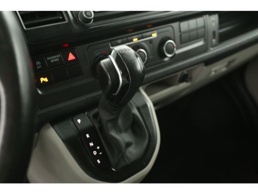 Volkswagen Transporter 2.0 TDI L2H1 | 150PK | Aut. | Airco | Cruise | 3-Zits | 2xSchuifdeur | Camera | Trekh. | Carplay ActivLease financial lease