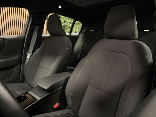 Volvo  C40 Recharge Core 69 kWh | Stoel en Stuurwielverwarming | All Season banden | Parkeercamera | Cruise ... ActivLease financial lease