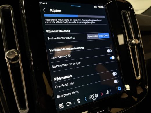 Volvo  C40 Recharge Core 69 kWh | Stoel en Stuurwielverwarming | All Season banden | Parkeercamera | Cruise ... ActivLease financial lease