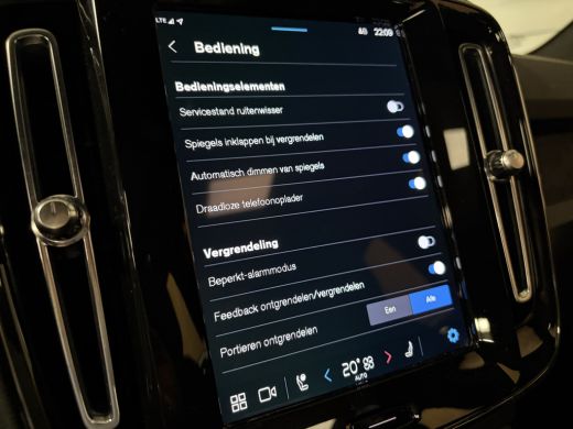 Volvo  C40 Recharge Core 69 kWh | Stoel en Stuurwielverwarming | All Season banden | Parkeercamera | Cruise ... ActivLease financial lease