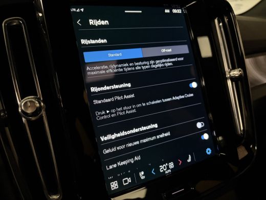 Volvo  C40 Single Motor Extended Range Plus | Trekhaak | All Season banden | Adaptieve Cruise Control | Stoe... ActivLease financial lease