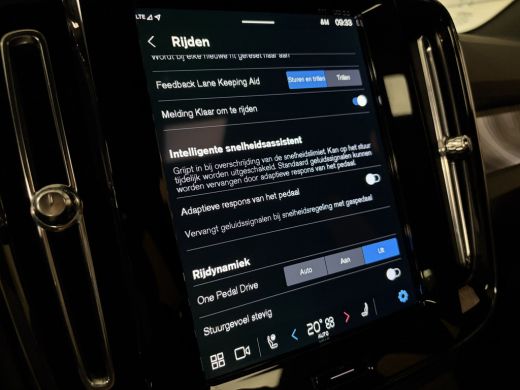 Volvo  C40 Single Motor Extended Range Plus | Trekhaak | All Season banden | Adaptieve Cruise Control | Stoe... ActivLease financial lease