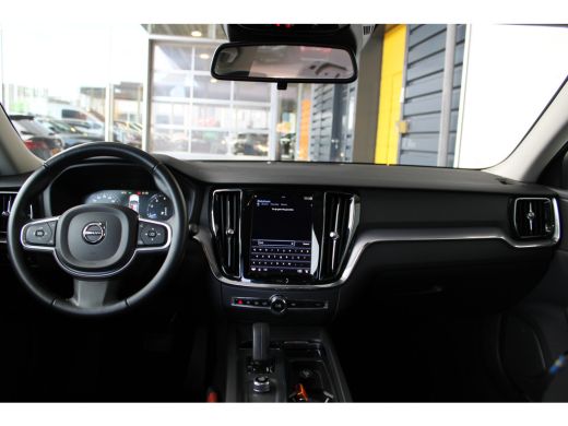Volvo  V60 2.0 B3 Momentum Advantage | LED Koplampen | Navigatiesysteem full map | Cruise control | ActivLease financial lease