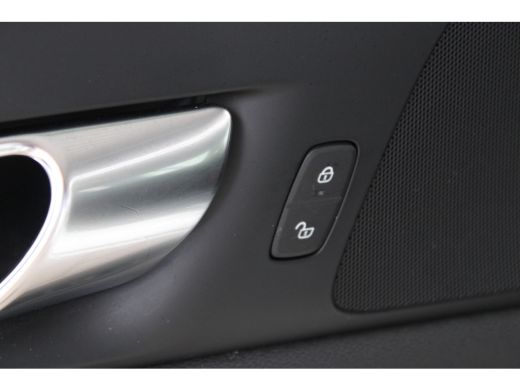 Volvo  V60 2.0 B3 Momentum Advantage | LED Koplampen | Navigatiesysteem full map | Cruise control | ActivLease financial lease