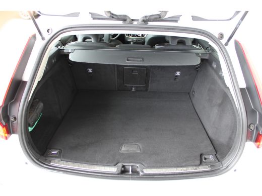 Volvo  V60 2.0 B3 Momentum Advantage | LED Koplampen | Navigatiesysteem full map | Cruise control | ActivLease financial lease