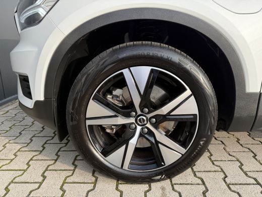 Volvo  XC40 T4 Recharge R-Design | Panoramadak | Leder | Stoel en stuurwielverwarming | Memory | Power seats ... ActivLease financial lease