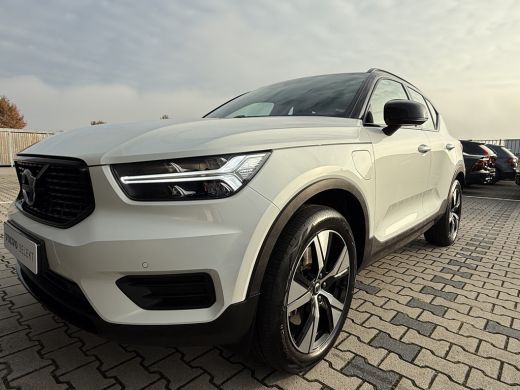 Volvo  XC40 T4 Recharge R-Design | Panoramadak | Leder | Stoel en stuurwielverwarming | Memory | Power seats ... ActivLease financial lease