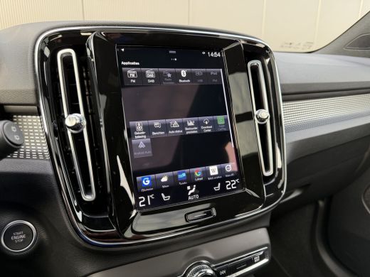 Volvo  XC40 T4 Recharge R-Design | Panoramadak | Leder | Stoel en stuurwielverwarming | Memory | Power seats ... ActivLease financial lease