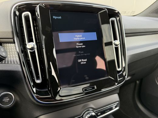 Volvo  XC40 T4 Recharge R-Design | Panoramadak | Leder | Stoel en stuurwielverwarming | Memory | Power seats ... ActivLease financial lease