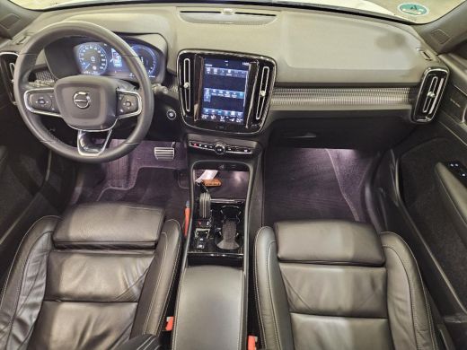 Volvo  XC40 T4 Recharge R-Design | Panoramadak | Leder | Stoel en stuurwielverwarming | Memory | Power seats ... ActivLease financial lease