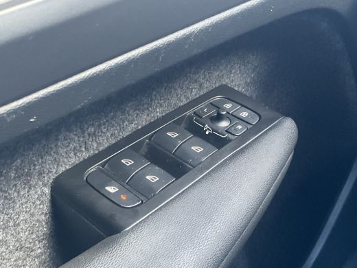 Volvo  XC40 1.5 T5 262pk PHEV Recharge R-Design Elek.Trekhaak Leer Stoel/Stuurverw Adap.Cruise NL-Auto! ActivLease financial lease