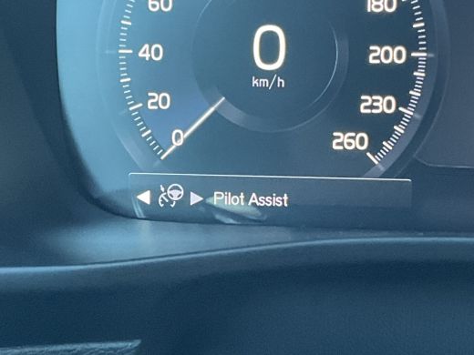 Volvo  XC40 1.5 T5 262pk PHEV Recharge R-Design Elek.Trekhaak Leer Stoel/Stuurverw Adap.Cruise NL-Auto! ActivLease financial lease