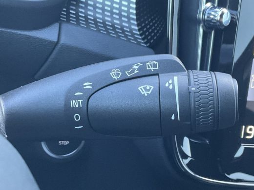 Volvo  XC40 1.5 T5 262pk PHEV Recharge R-Design Elek.Trekhaak Leer Stoel/Stuurverw Adap.Cruise NL-Auto! ActivLease financial lease