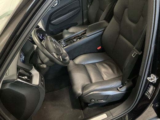 Volvo  XC60 2.0 B5 Momentum Exclusive ActivLease financial lease