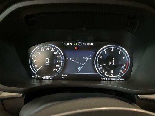 Volvo  XC60 2.0 B5 Momentum Exclusive ActivLease financial lease