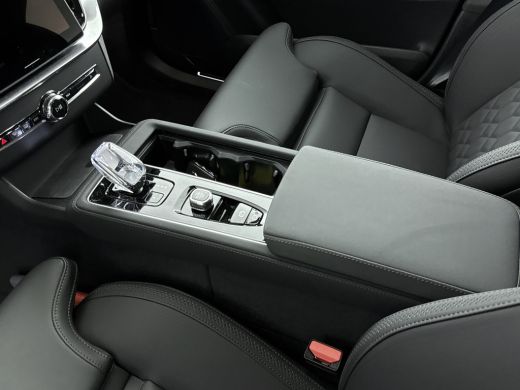 Volvo  XC90 2.0 T8 Plug-in hybrid AWD Plus Dark NEW MODEL | SILVER DAWN | Luchtvering | Trekhaak | Getint gla... ActivLease financial lease