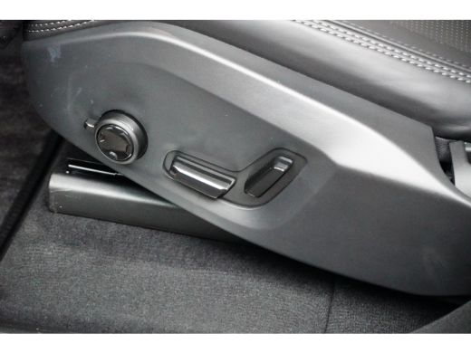 Volvo  XC90 2.0 T8 Recharge AWD Ultimate Dark | Trekhaak | Luchtvering | Massage | 360 | HUD | Bowers & Wilki... ActivLease financial lease
