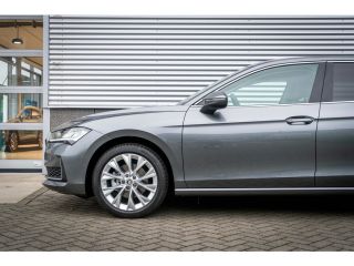 Skoda Superb 1.5 eTSI MHEV 150 pk First Edition |Trekhaak | A-uitrijcamera | Stoelverwarming | Adaptive cruise...