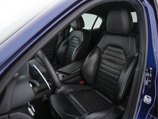Alfa Romeo Giulia 2.0T B-Tech (INCL-BTW) Aut. *LUXURY-LEATHER | XENON | ADAPTIVE-CRUISE | MEMORY-PACK | HEATED-SPOR... ActivLease financial lease