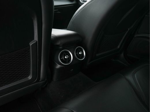 Alfa Romeo Giulia 2.0T B-Tech (INCL-BTW) Aut. *LUXURY-LEATHER | XENON | ADAPTIVE-CRUISE | MEMORY-PACK | HEATED-SPOR... ActivLease financial lease