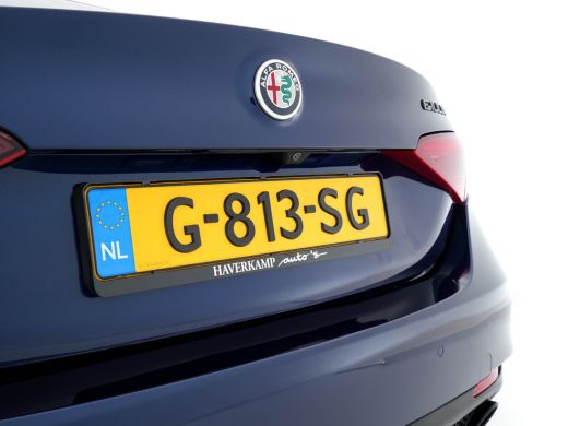 Alfa Romeo Giulia 2.0T B-Tech (INCL-BTW) Aut. *LUXURY-LEATHER | XENON | ADAPTIVE-CRUISE | MEMORY-PACK | HEATED-SPOR... ActivLease financial lease