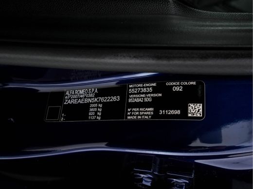 Alfa Romeo Giulia 2.0T B-Tech (INCL-BTW) Aut. *LUXURY-LEATHER | XENON | ADAPTIVE-CRUISE | MEMORY-PACK | HEATED-SPOR... ActivLease financial lease