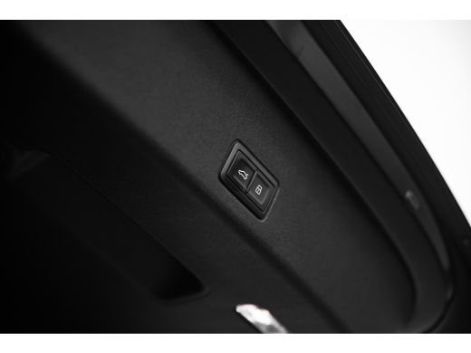 Audi Q3 S edition | Adaptive cruise control | Audi sound system | Cruise control ActivLease financial lease