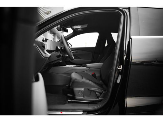 Audi Q3 S edition | Adaptive cruise control | Audi sound system | Cruise control ActivLease financial lease