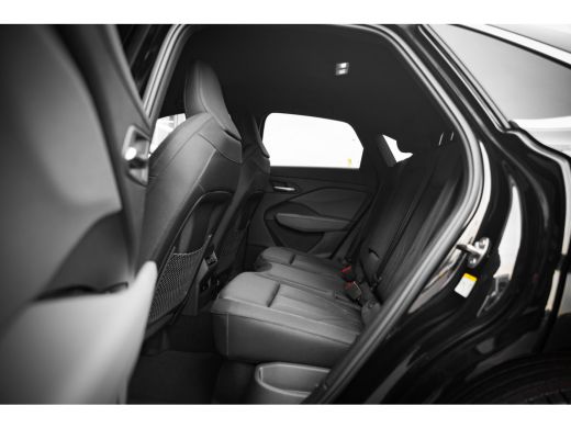 Audi Q3 S edition | Adaptive cruise control | Audi sound system | Cruise control ActivLease financial lease