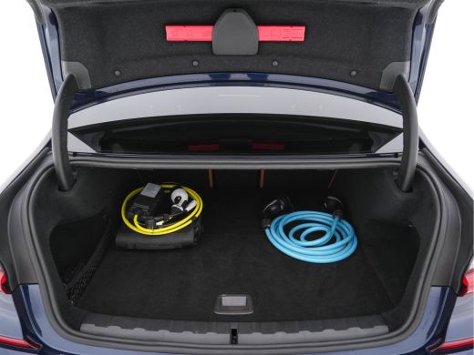 BMW 3 Serie 330e eDrive M-Sportpack Edition Plug-In (INCL-BTW) *LUXURY-LEATHER | FULL-LED | HEATED-SPORTSEATS... ActivLease financial lease