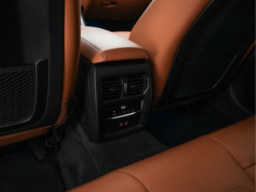 BMW 3 Serie 330e eDrive M-Sportpack Edition Plug-In (INCL-BTW) *LUXURY-LEATHER | FULL-LED | HEATED-SPORTSEATS... ActivLease financial lease