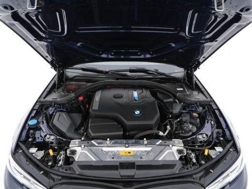 BMW 3 Serie 330e eDrive M-Sportpack Edition Plug-In (INCL-BTW) *LUXURY-LEATHER | FULL-LED | HEATED-SPORTSEATS... ActivLease financial lease