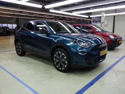 Fiat 600 La Prima 54 kWh 156pk | Vol-Leder | Adaptive Cruise | Massage | Elektr. Achterklep | Achteruitrij... ActivLease financial lease