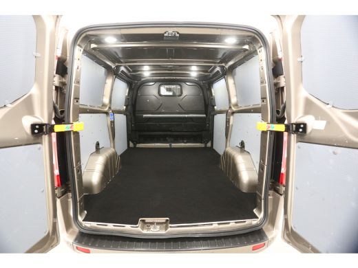 Ford Transit Custom 290 2.0 TDCI L1H1 Sport | 185PK | Automaat | Airco | 3-Zits | Cruise | Camera | Carplay | Trekh. ... ActivLease financial lease