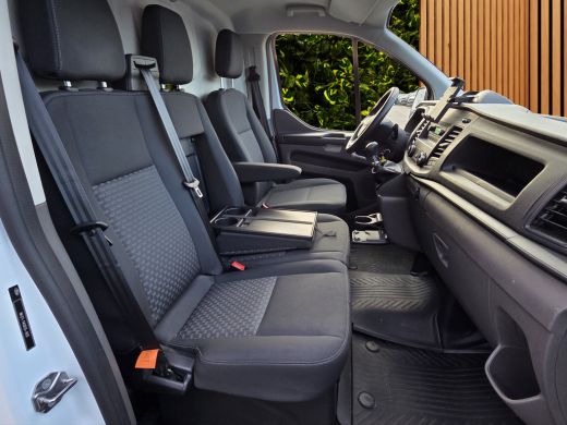 Ford Transit Custom 300 Trend L2 130pk | Lage kilometerstand! | Parkeersensoren voor en achter | DAB ActivLease financial lease
