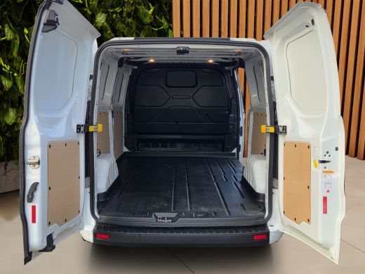 Ford Transit Custom 300 Trend L2 130pk | Lage kilometerstand! | Parkeersensoren voor en achter | DAB ActivLease financial lease