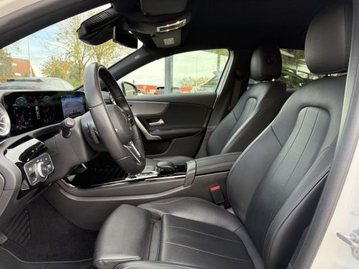 Mercedes-Benz A-Klasse 180 Luxury Line Aut. | Navi | Camera | Trekhaak ActivLease financial lease