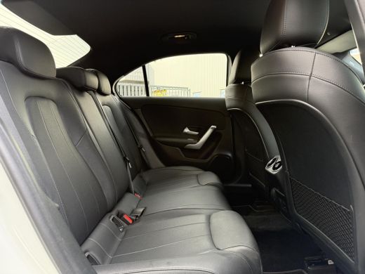 Mercedes-Benz A-Klasse 180 Luxury Line Aut. | Navi | Camera | Trekhaak ActivLease financial lease