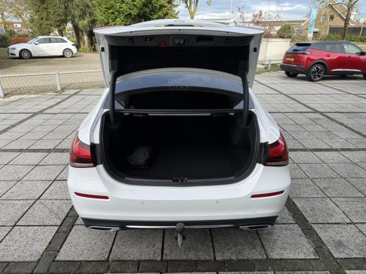 Mercedes-Benz A-Klasse 180 Luxury Line Aut. | Navi | Camera | Trekhaak ActivLease financial lease