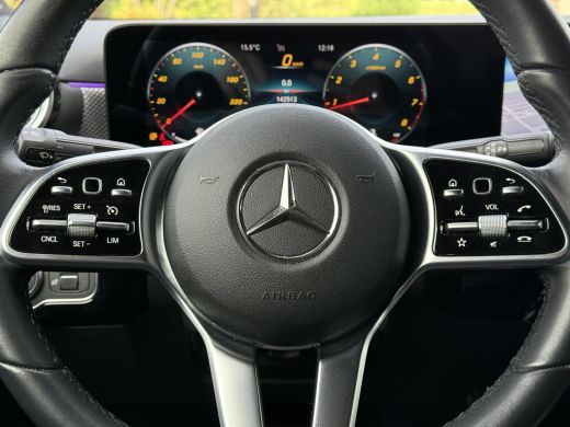 Mercedes-Benz A-Klasse 180 Luxury Line Aut. | Navi | Camera | Trekhaak ActivLease financial lease