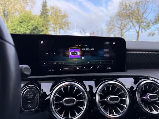 Mercedes-Benz A-Klasse 180 Luxury Line Aut. | Navi | Camera | Trekhaak ActivLease financial lease