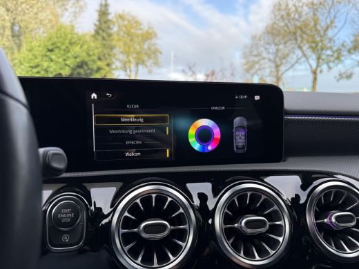 Mercedes-Benz A-Klasse 180 Luxury Line Aut. | Navi | Camera | Trekhaak ActivLease financial lease